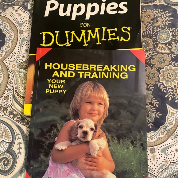 Puppy training books - Picture 1 of 5